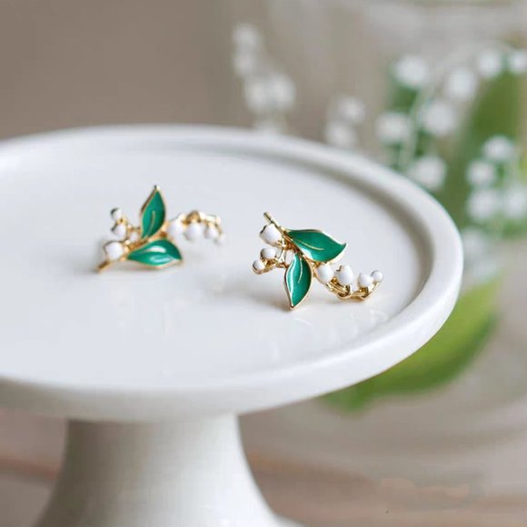 NWT lily of the valley earrings - Picture 7 of 8